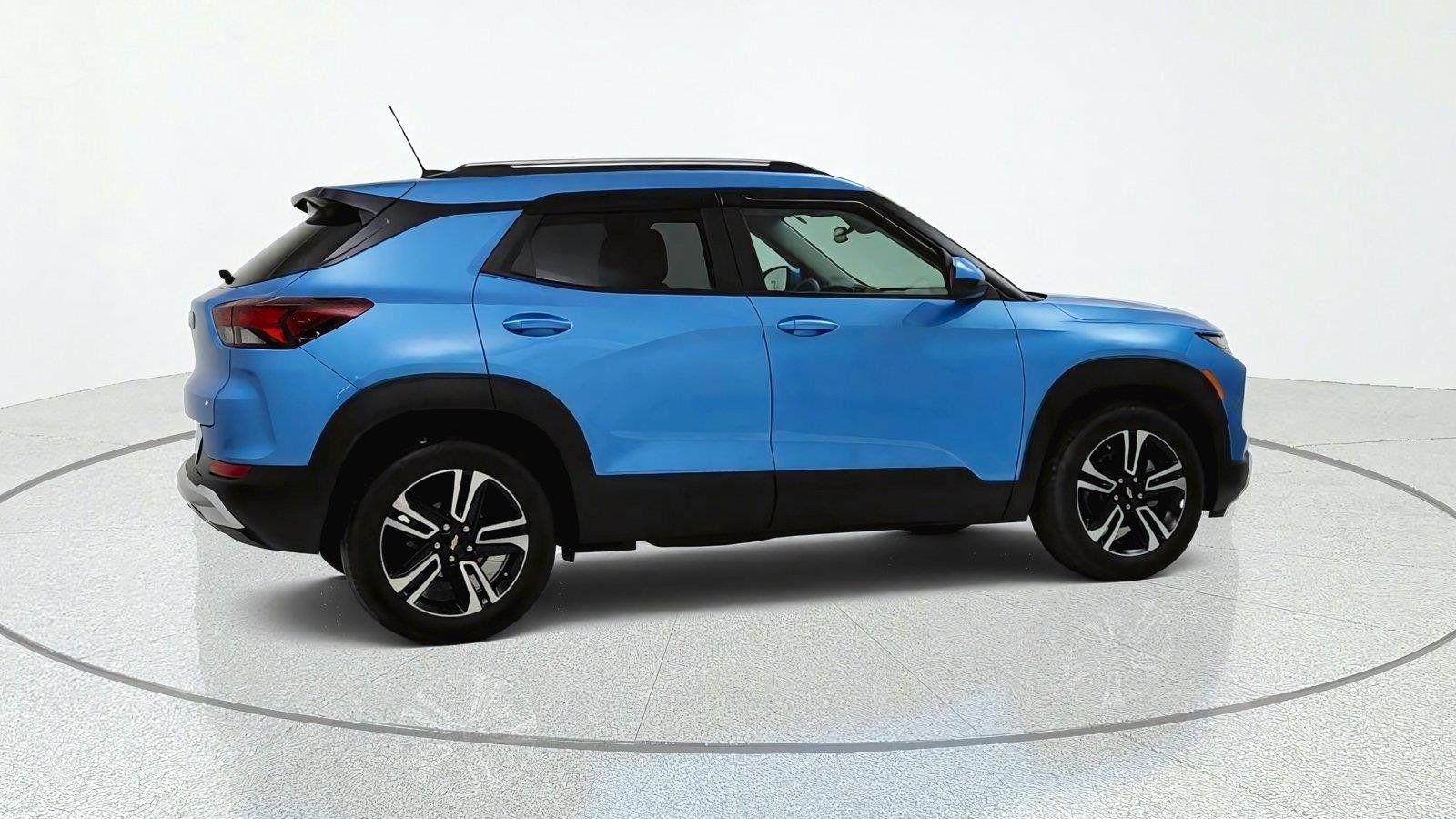 Used 2025 Chevrolet TrailBlazer LT FWD image 7