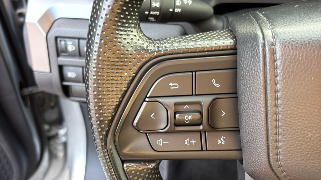 Used 2025 Toyota Tacoma SR5 AWD/4WD image 16