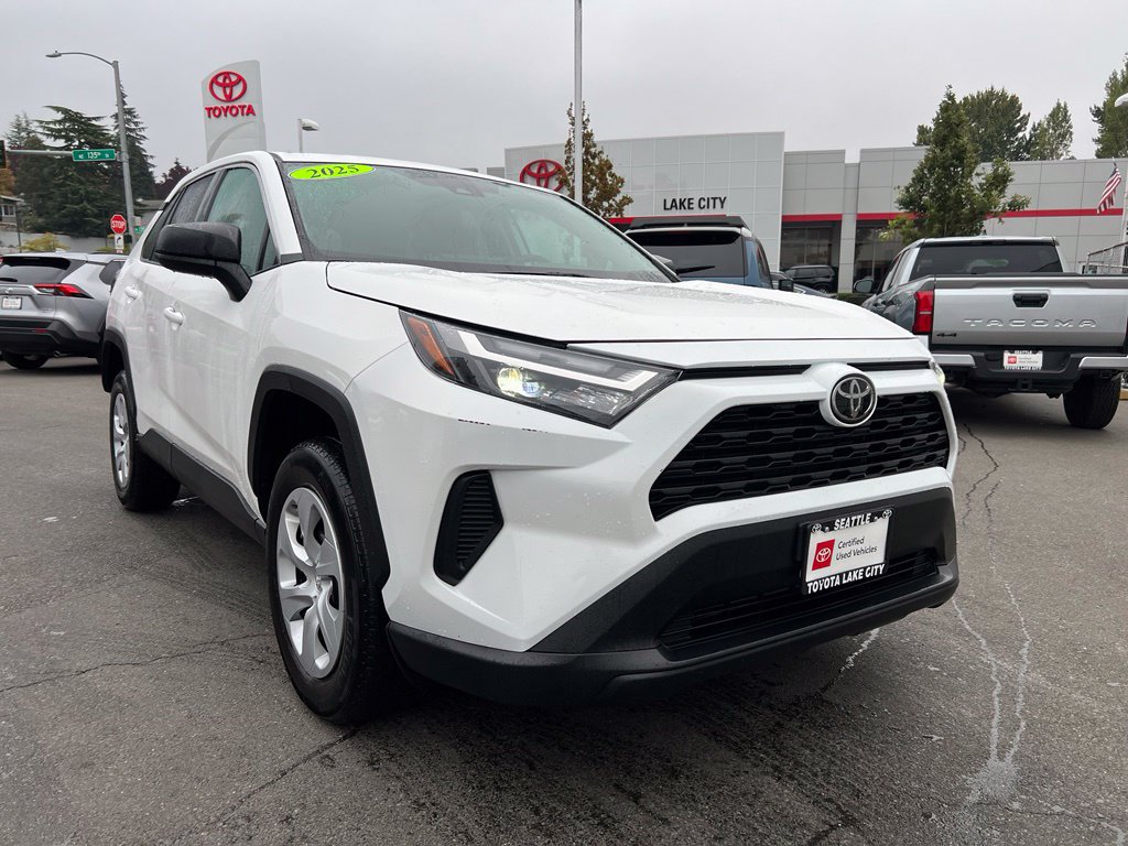 Used 2025 Toyota RAV4 LE AWD/4WD image 1
