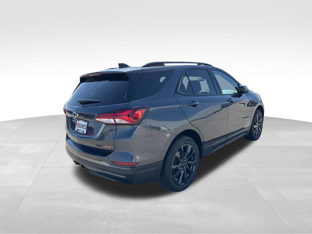 Used 2022 Chevrolet Equinox RS w/ LPO, Floor Liner Package AWD/4WD image 11
