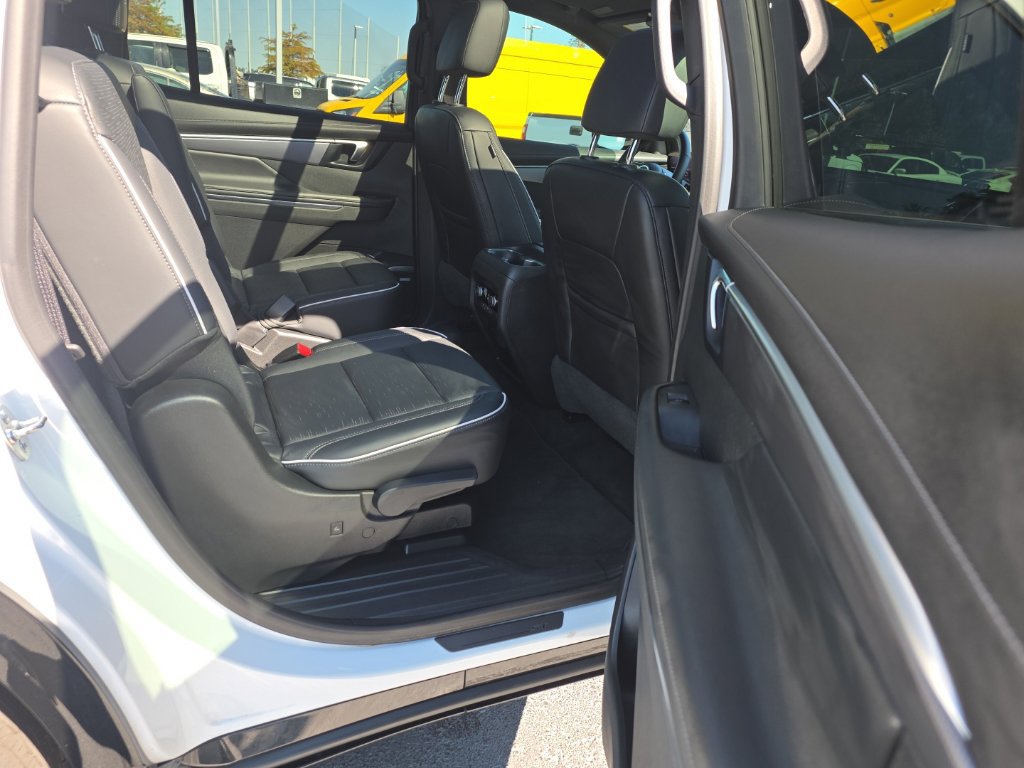 Used 2025 Buick Enclave Sport Touring w/ Power Package FWD image 15
