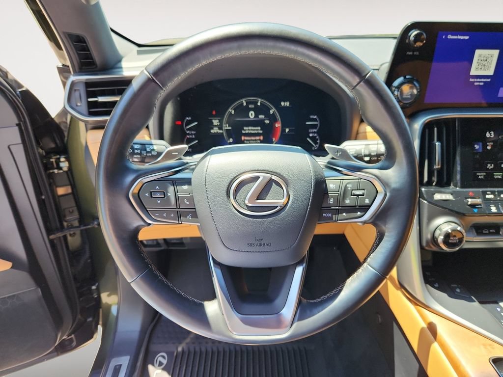 Used 2024 Lexus LX 600 4WD w/ Premium Package image 13
