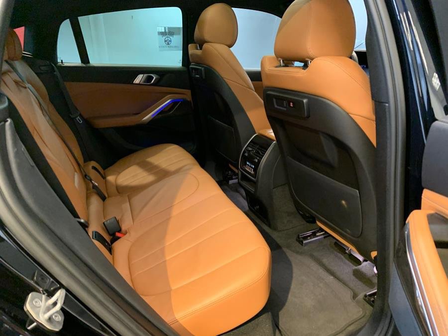 Used 2022 BMW X6 xDrive40i w/ M Sport Package image 12