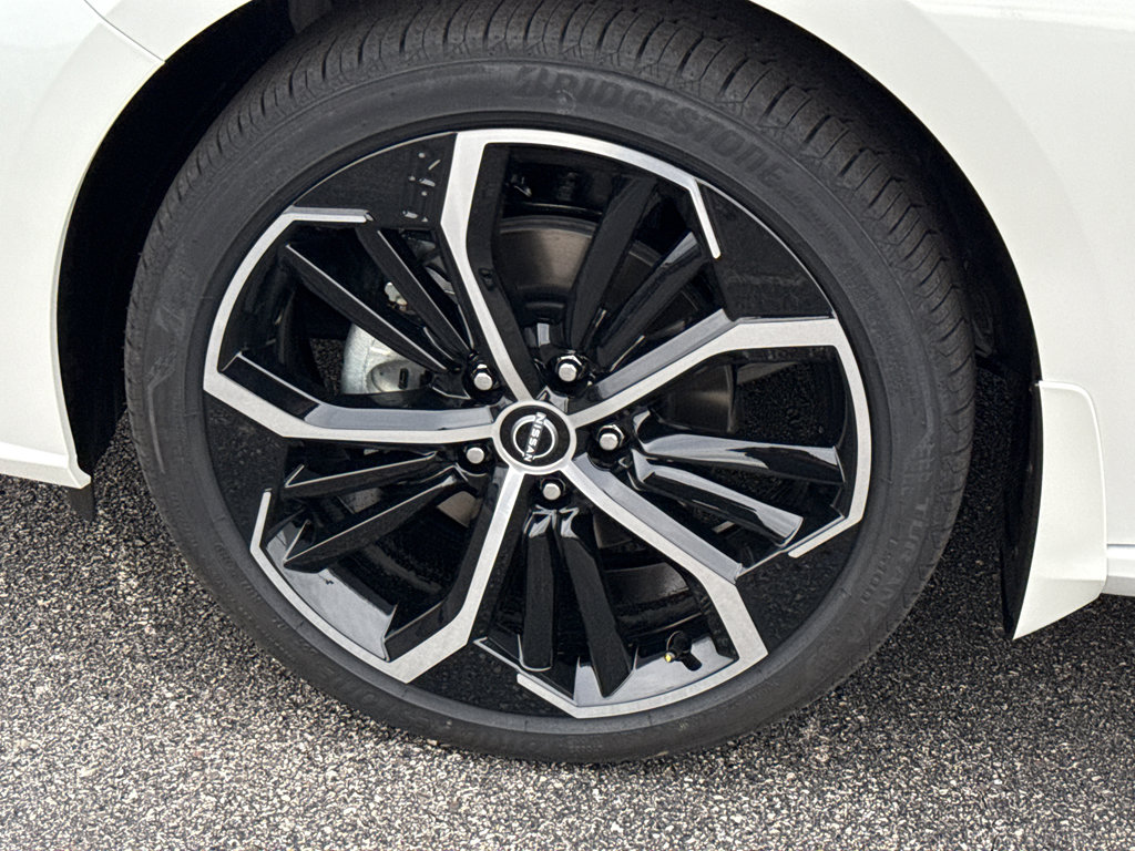 New 2025 Nissan Altima 2.5 SR image 9