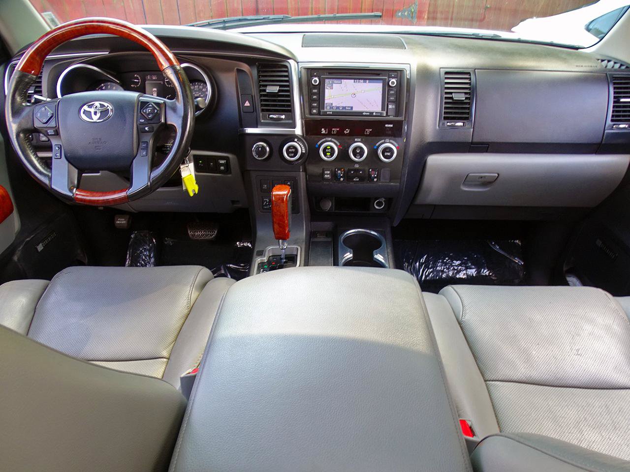 Used 2018 Toyota Sequoia Platinum AWD/4WD image 39