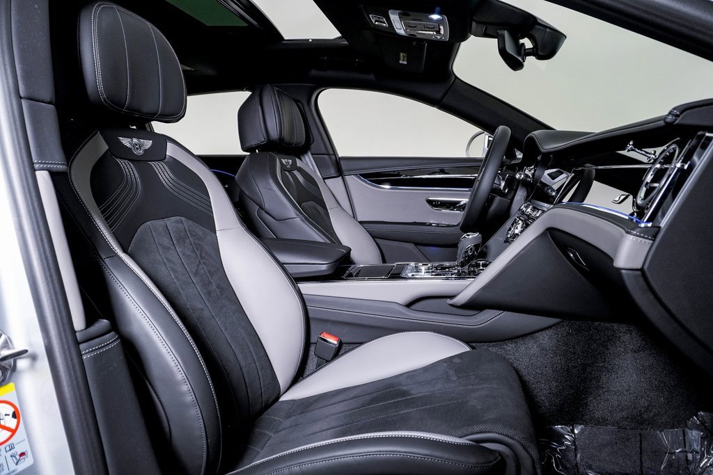 Used 2023 Bentley Flying Spur S V8 image 16