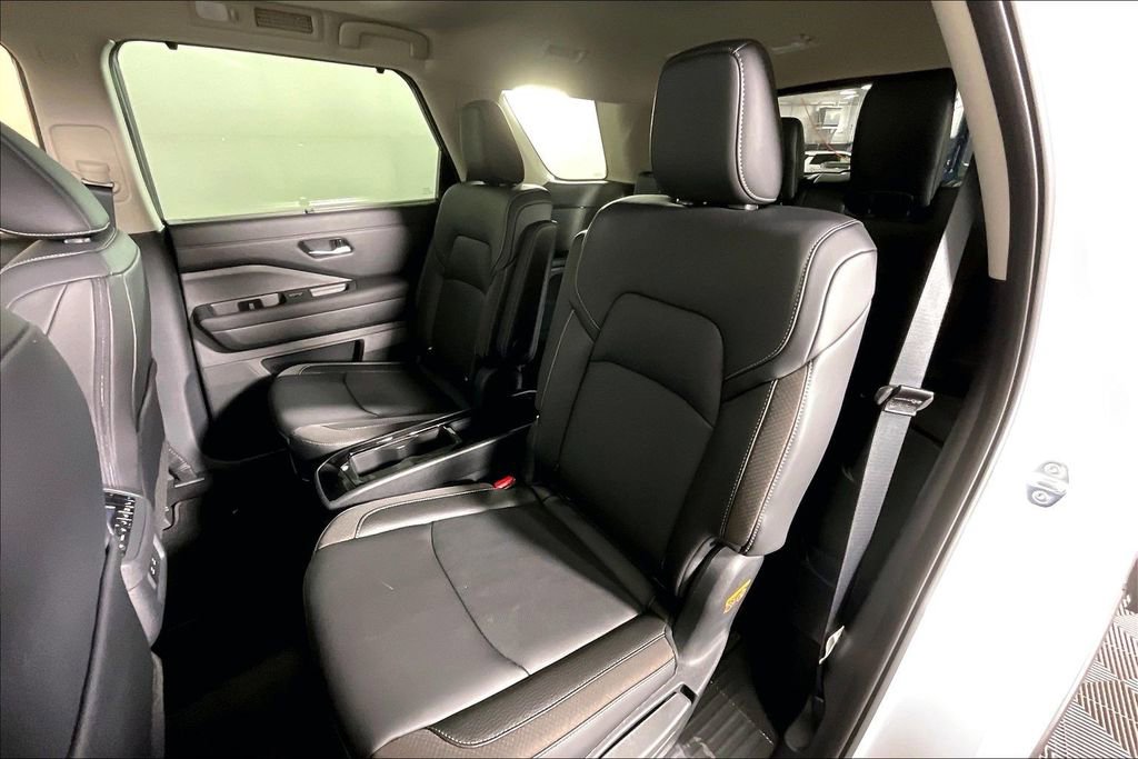 New 2026 Nissan Pathfinder SL image 15