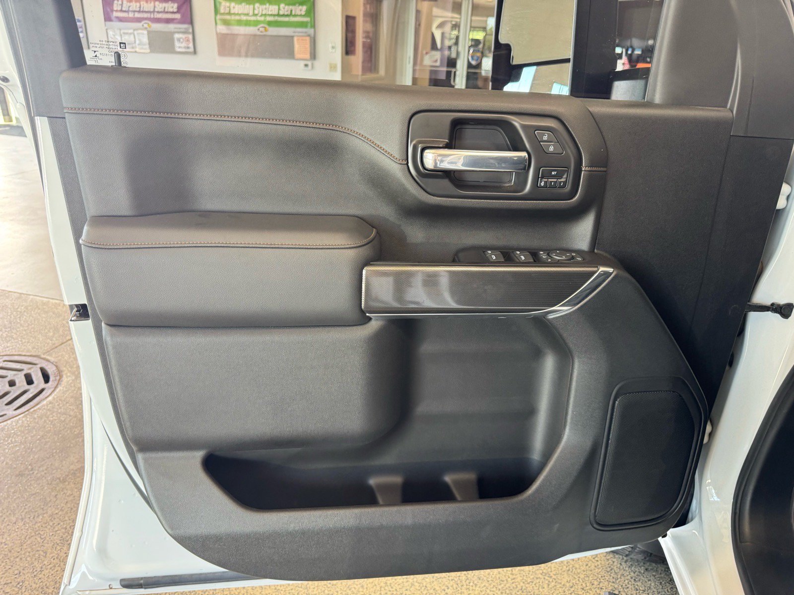 Used 2023 GMC Sierra 2500 AT4 AWD/4WD image 17