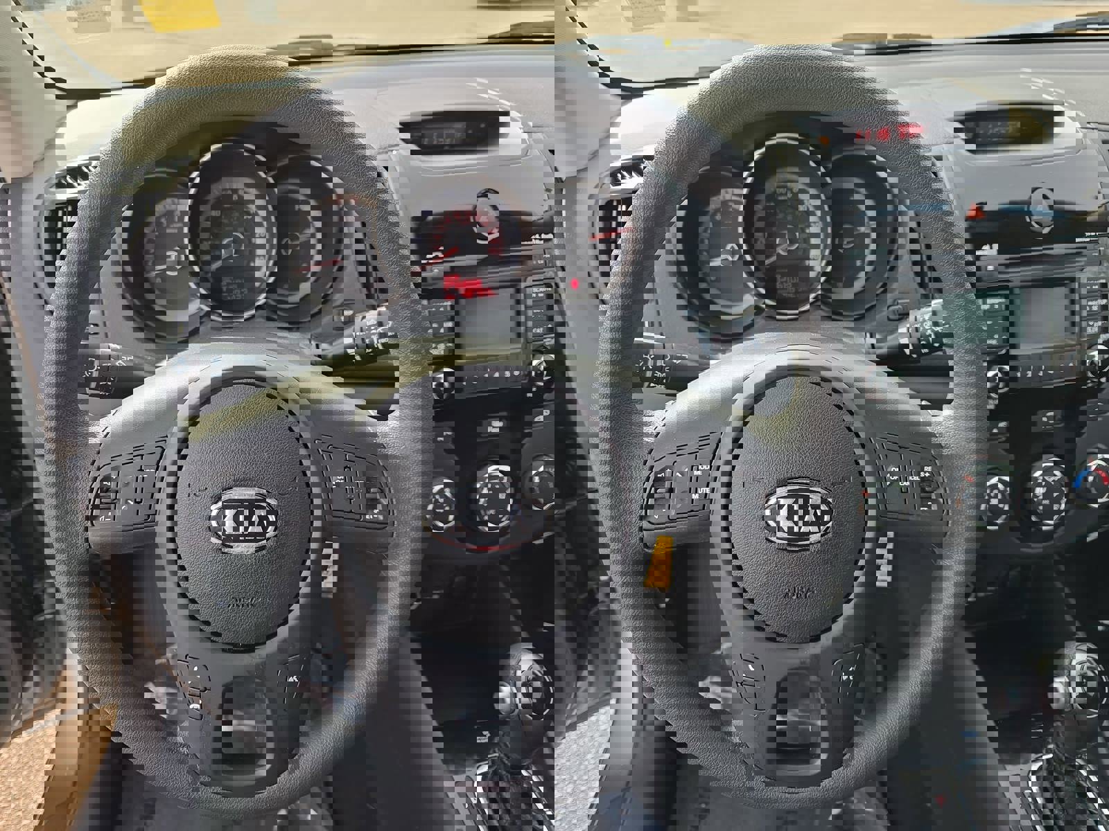 Used 2012 Kia Forte Koup EX image 16