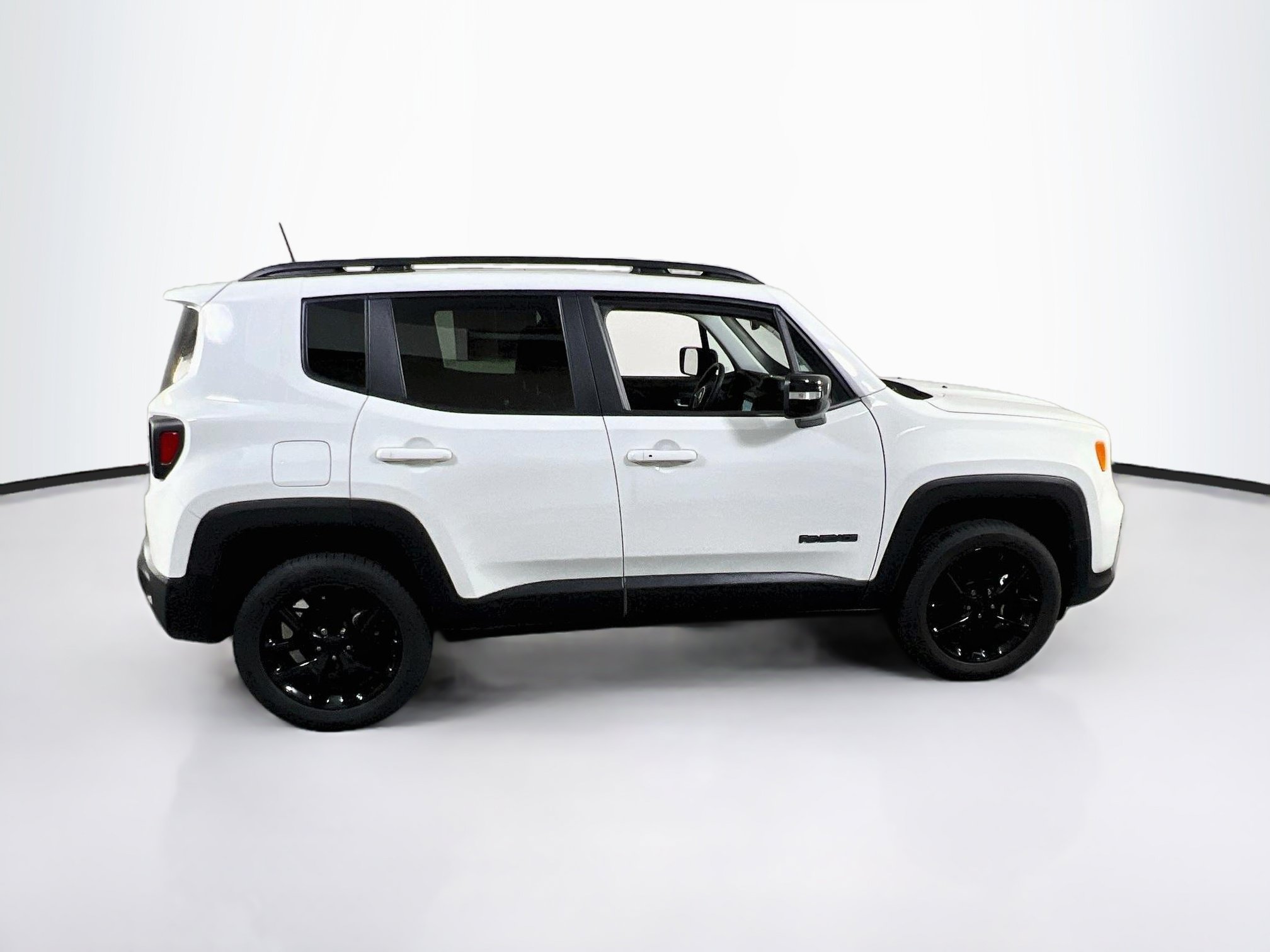 Used 2023 Jeep Renegade Altitude w/ Sun/Sound Group AWD/4WD image 4
