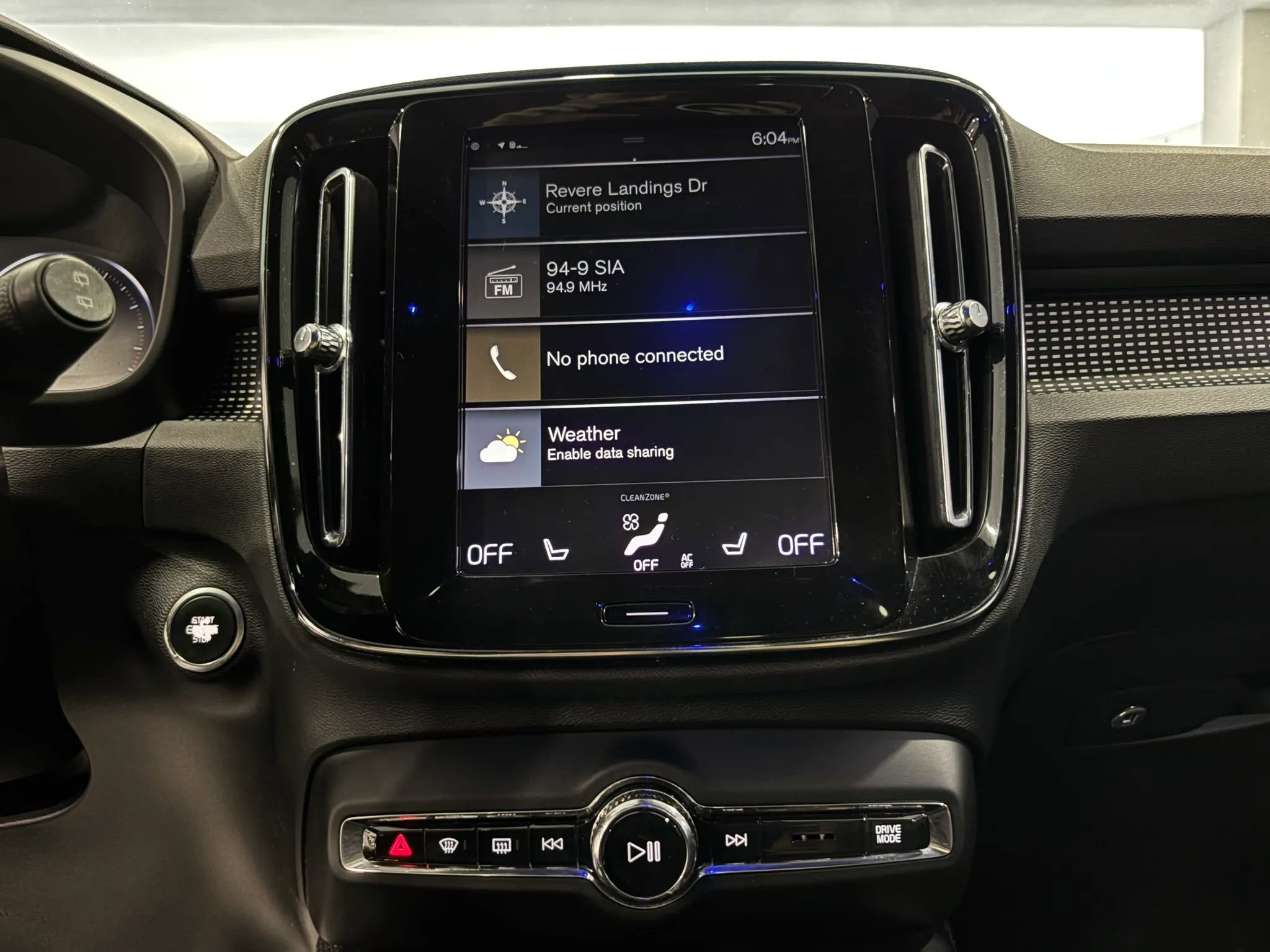 Used 2020 Volvo XC40 T4 R-Design FWD image 32