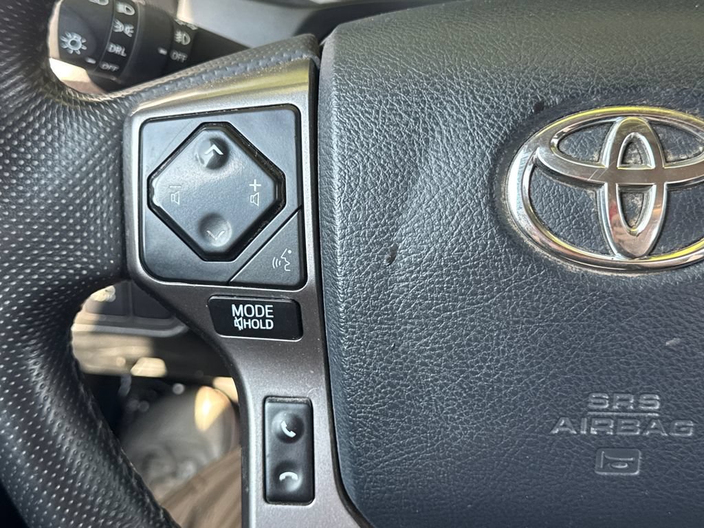Used 2018 Toyota Tacoma SR5 AWD/4WD image 21