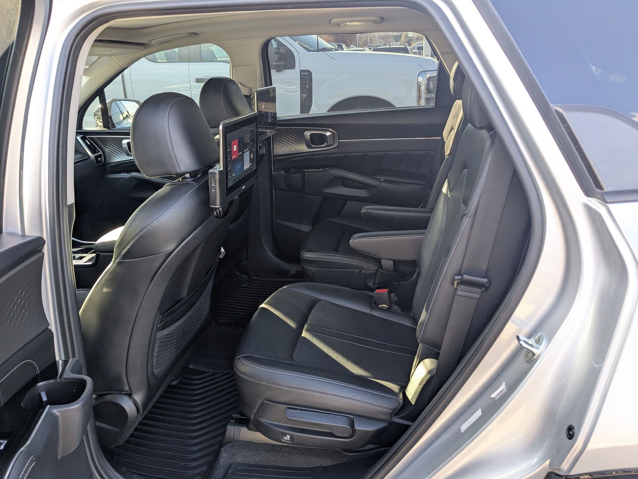 Used 2022 Kia Sorento SX image 28