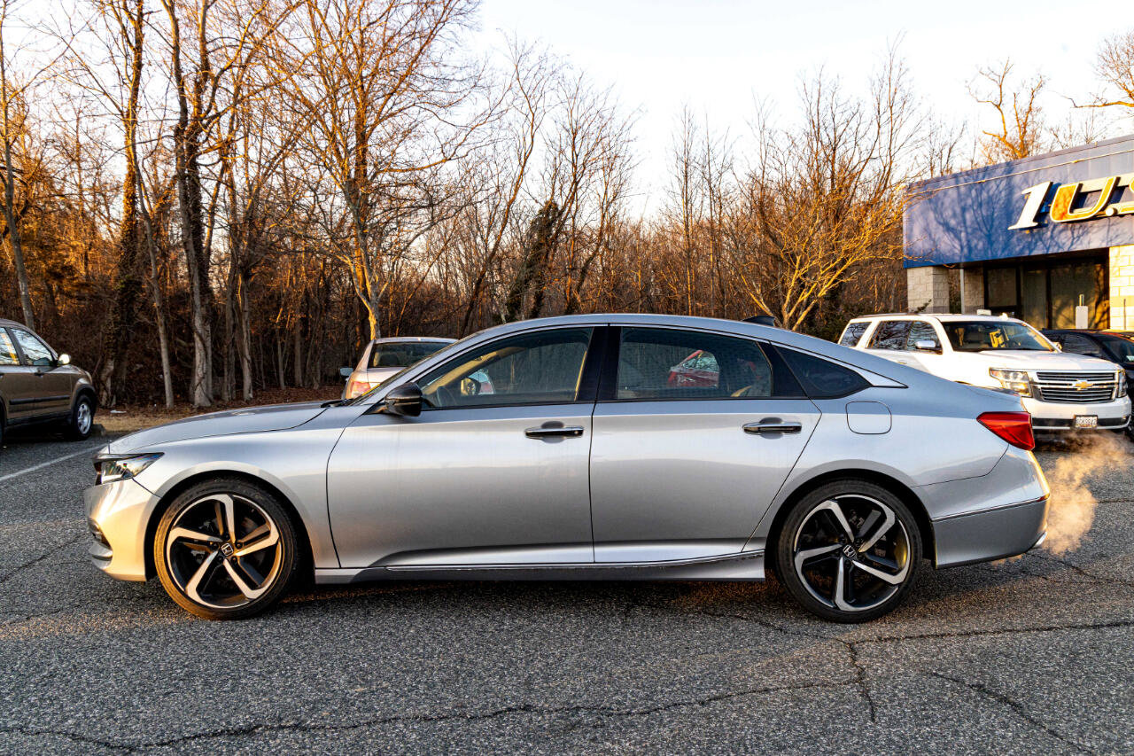 Used 2018 Honda Accord Touring image 3