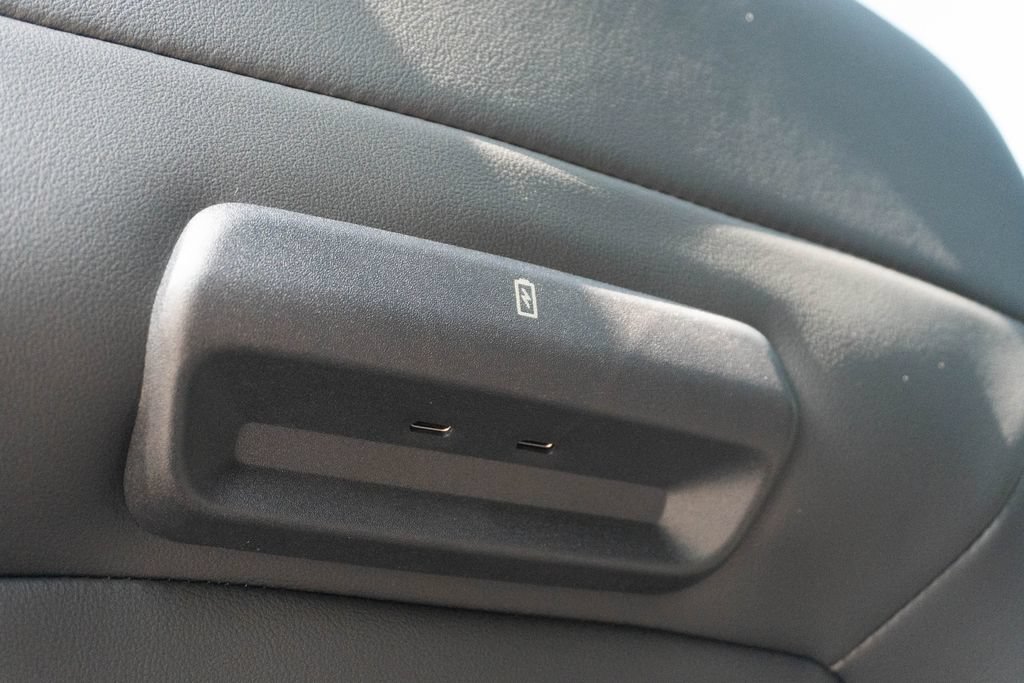 Used 2025 Ford Expedition Tremor AWD/4WD image 28