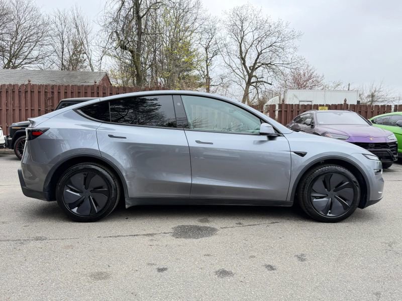 Used 2026 Tesla Model Y Long Range image 4