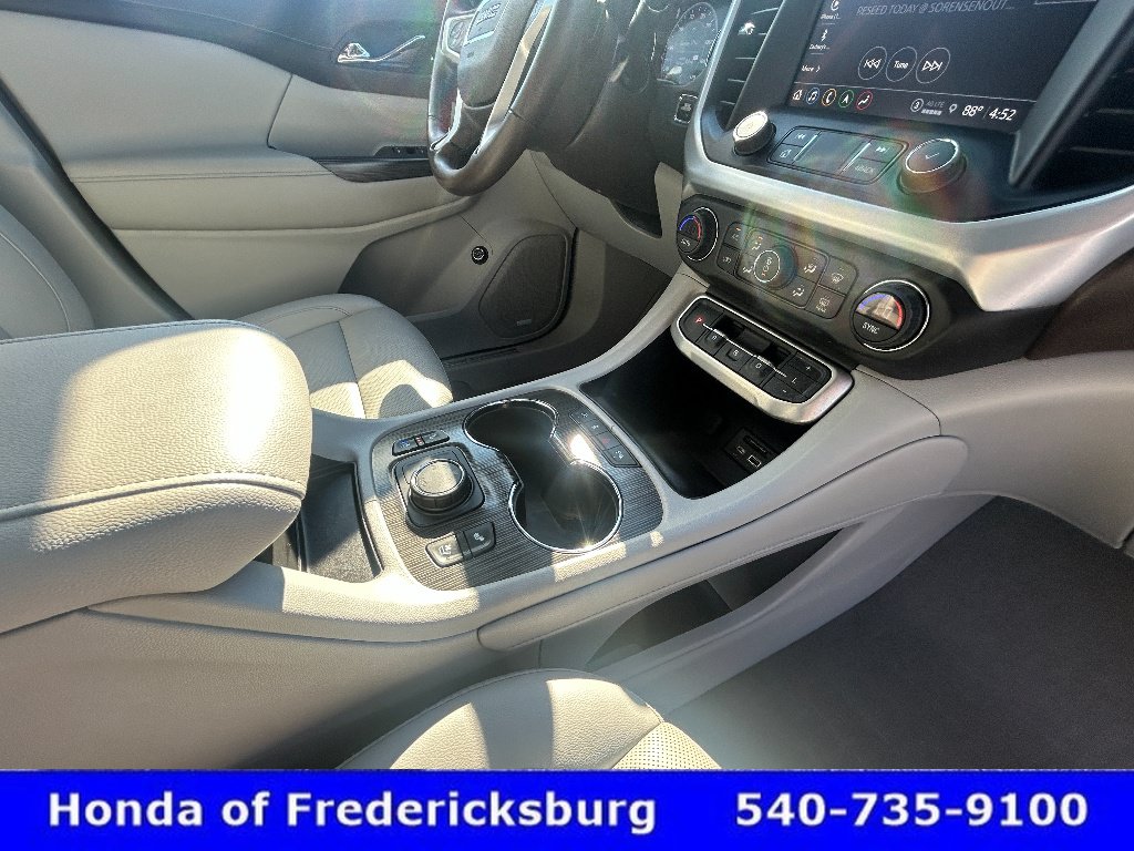 Used 2022 GMC Acadia SLT w/ Technology Package AWD/4WD image 24