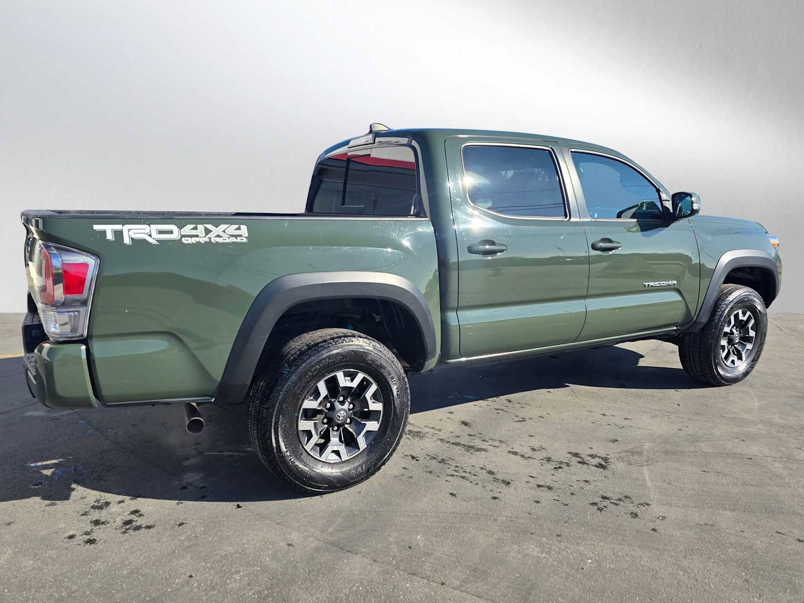Used 2021 Toyota Tacoma TRD Off-Road image 3
