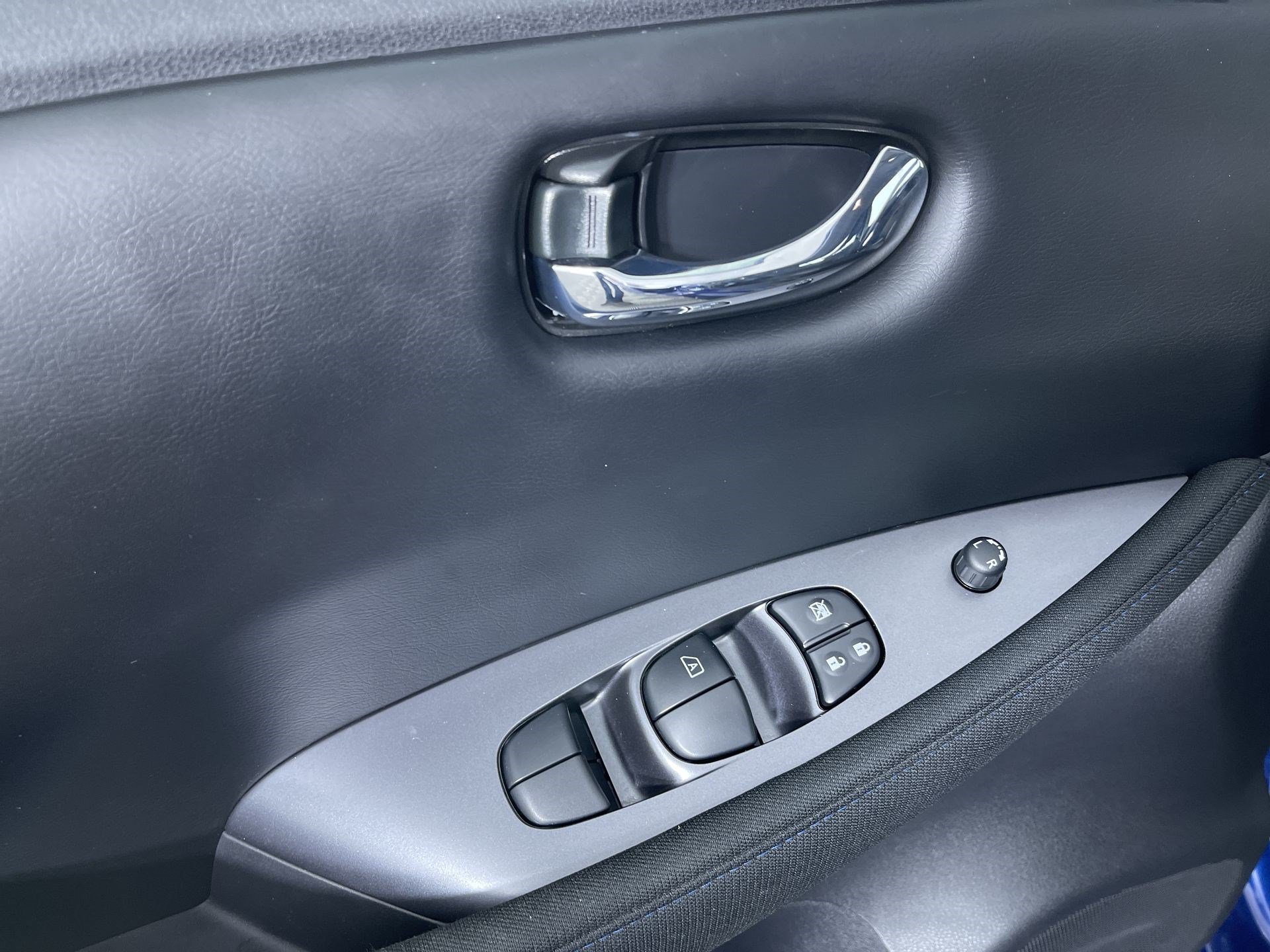Certified 2025 Nissan Leaf S FWD image 14