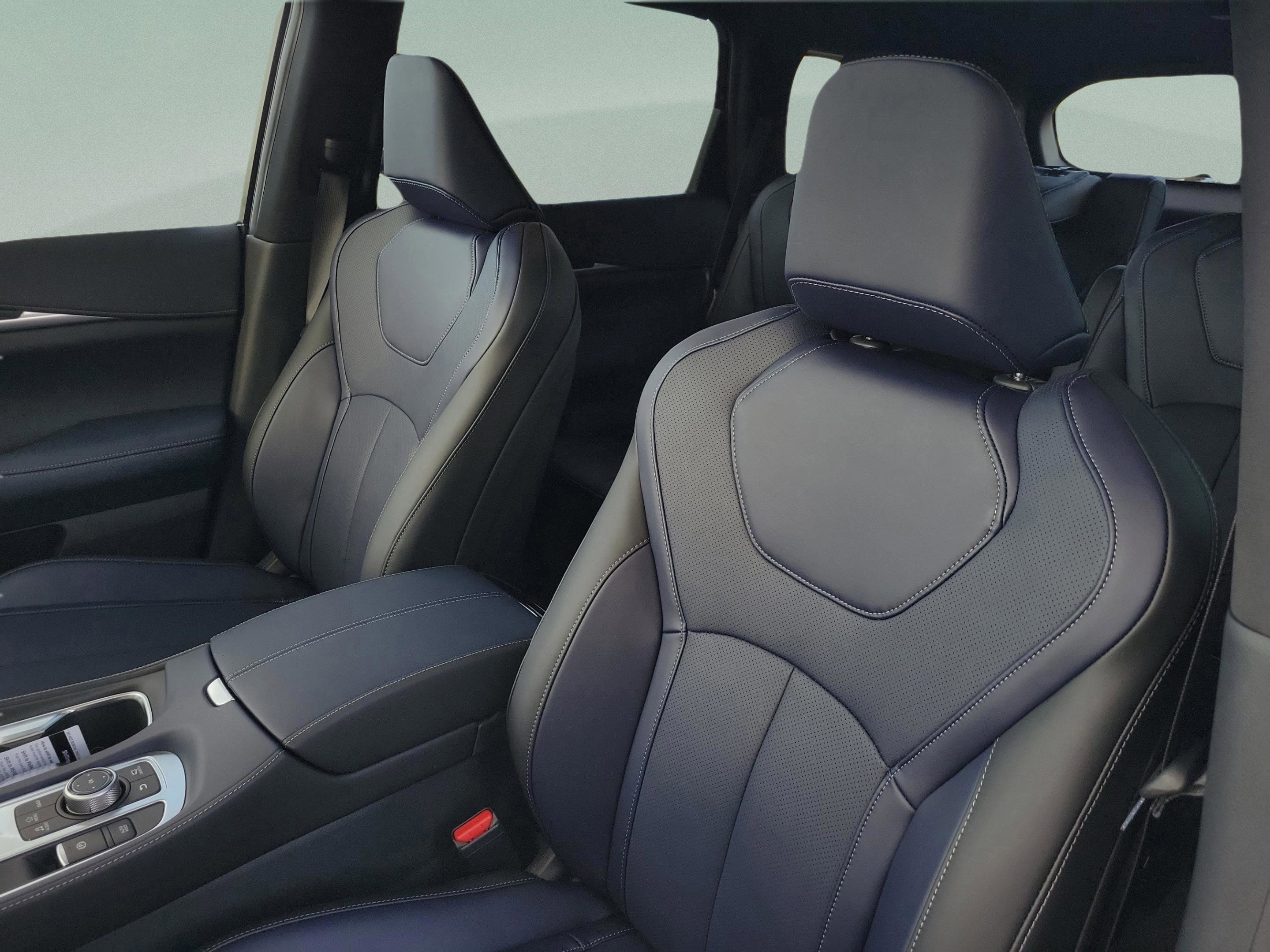 New 2026 INFINITI QX60 Sport w/ Dark Cargo Package image 7