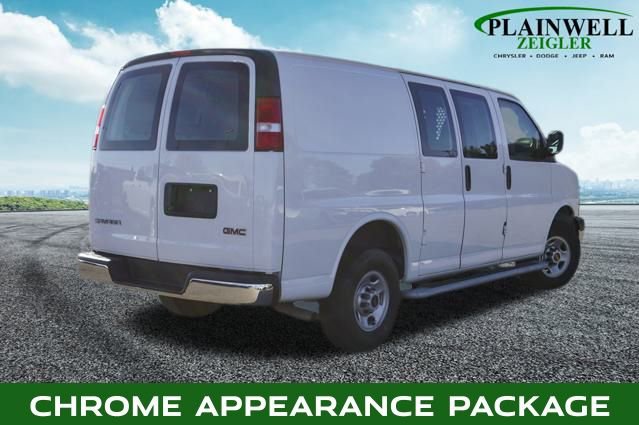 Used 2024 GMC Savana 2500 w/ Driver Convenience Package image 3