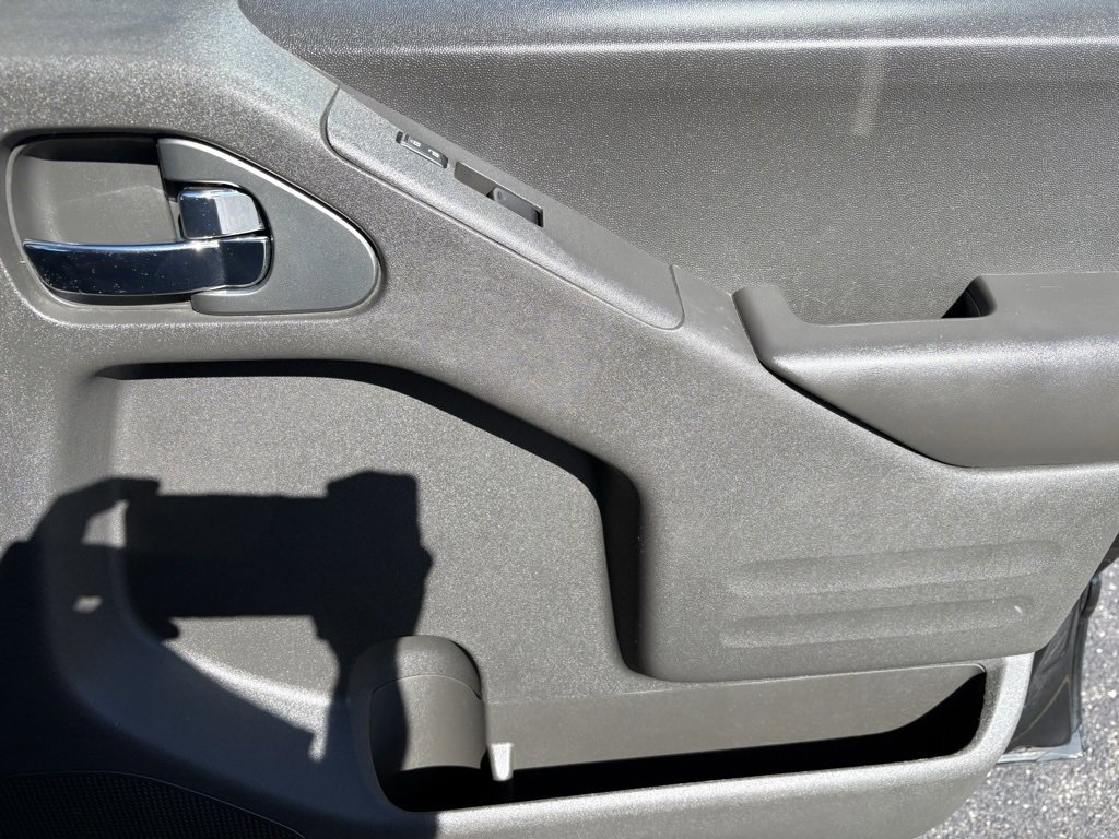 Used 2020 Nissan Frontier S image 52