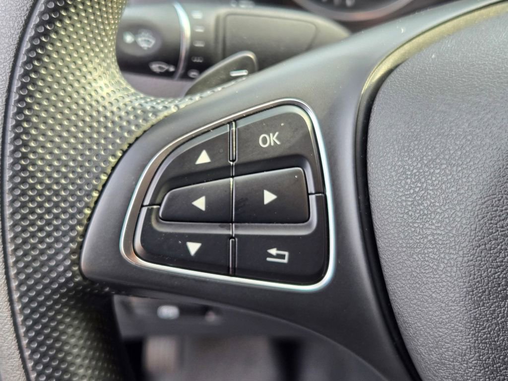 Used 2023 Mercedes-Benz Metris image 21