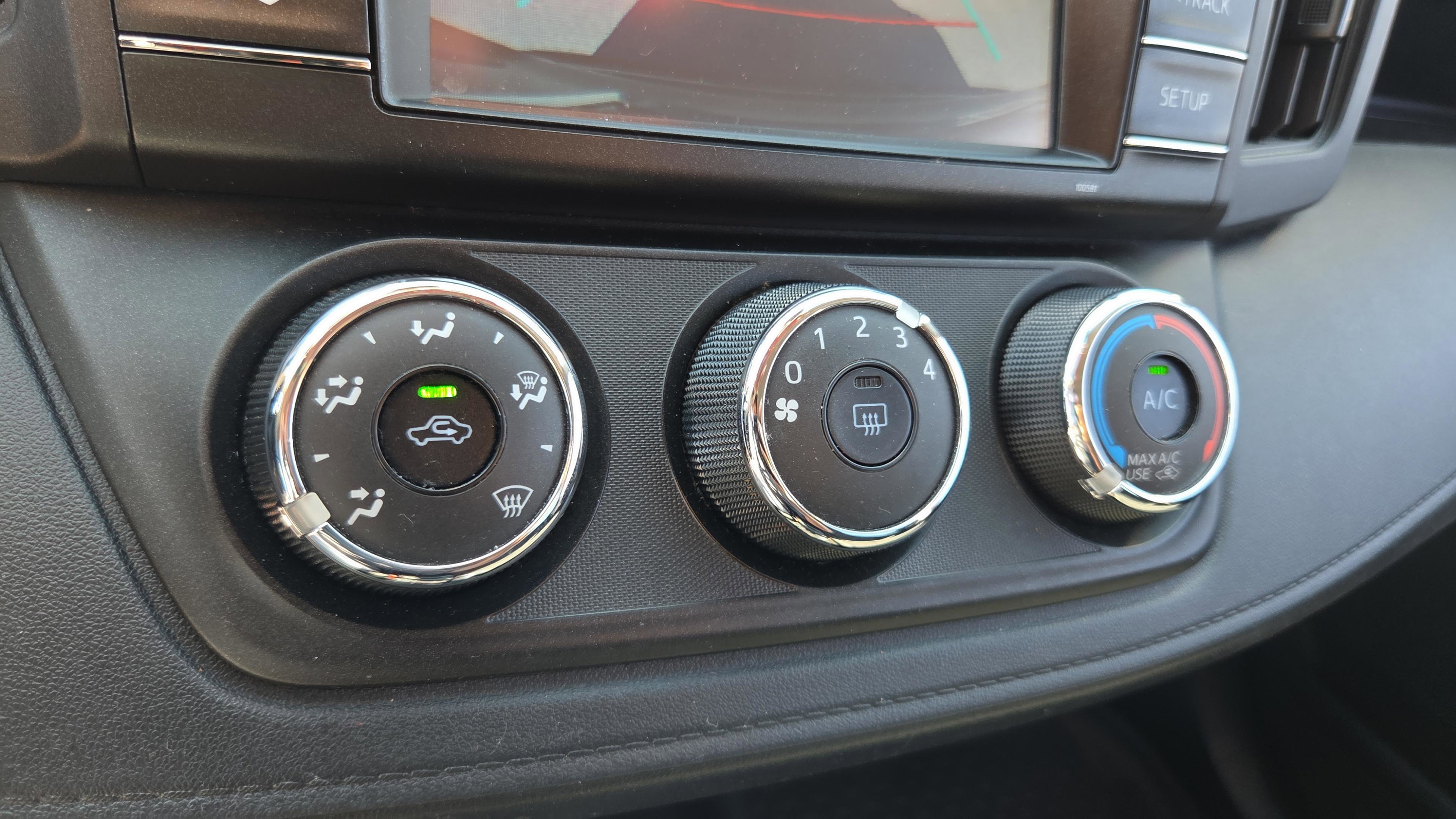 Used 2017 Toyota RAV4 LE image 20