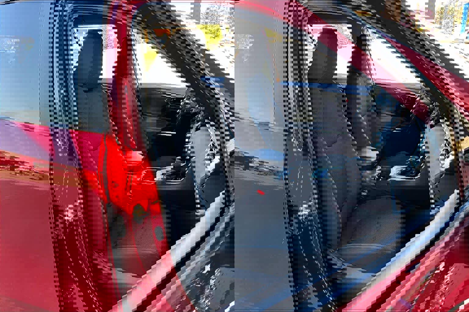 Used 2019 Toyota RAV4 LE w/ All Weather Liner Package image 9