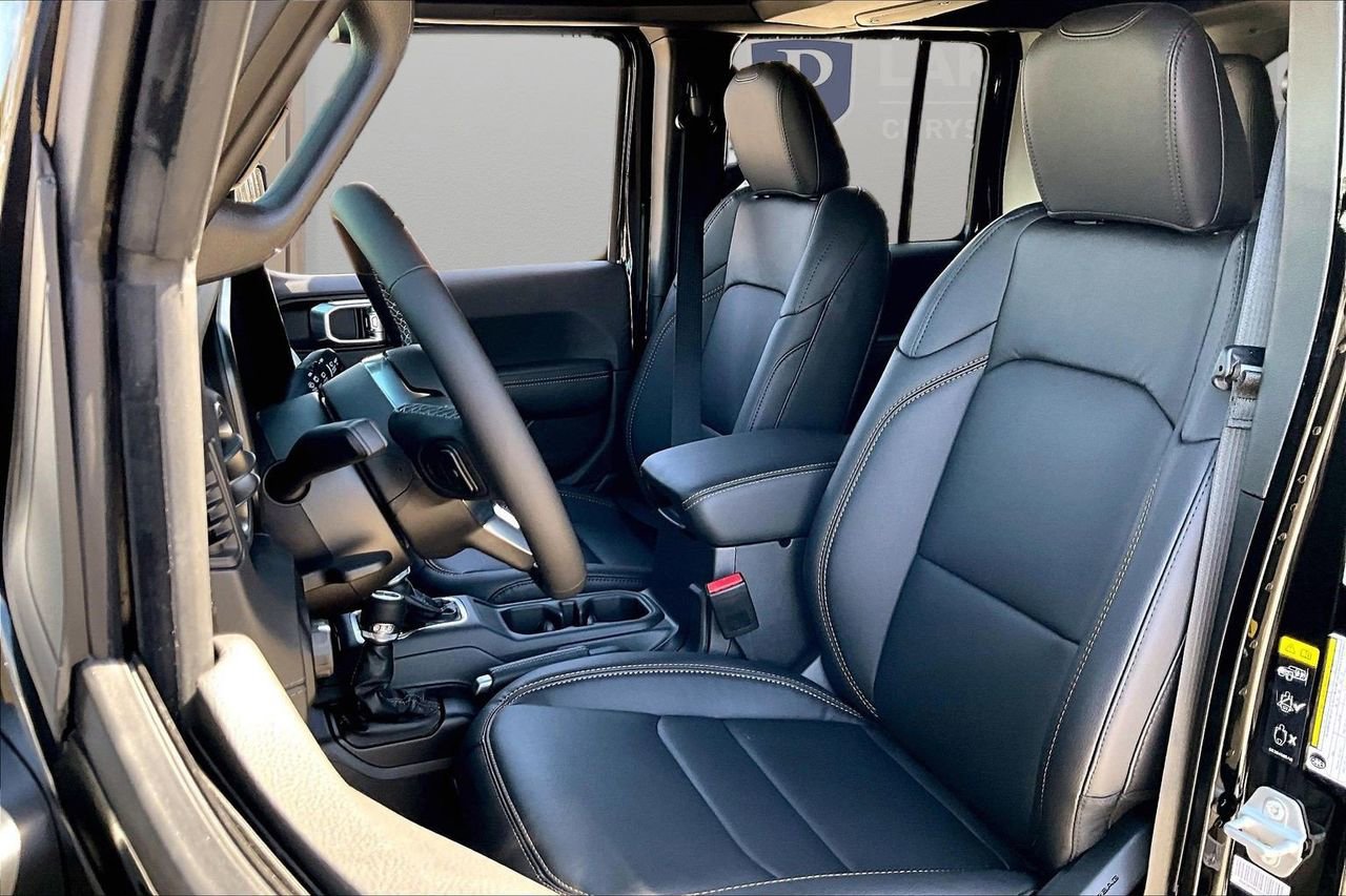 New 2026 Jeep Wrangler Sahara AWD/4WD image 21