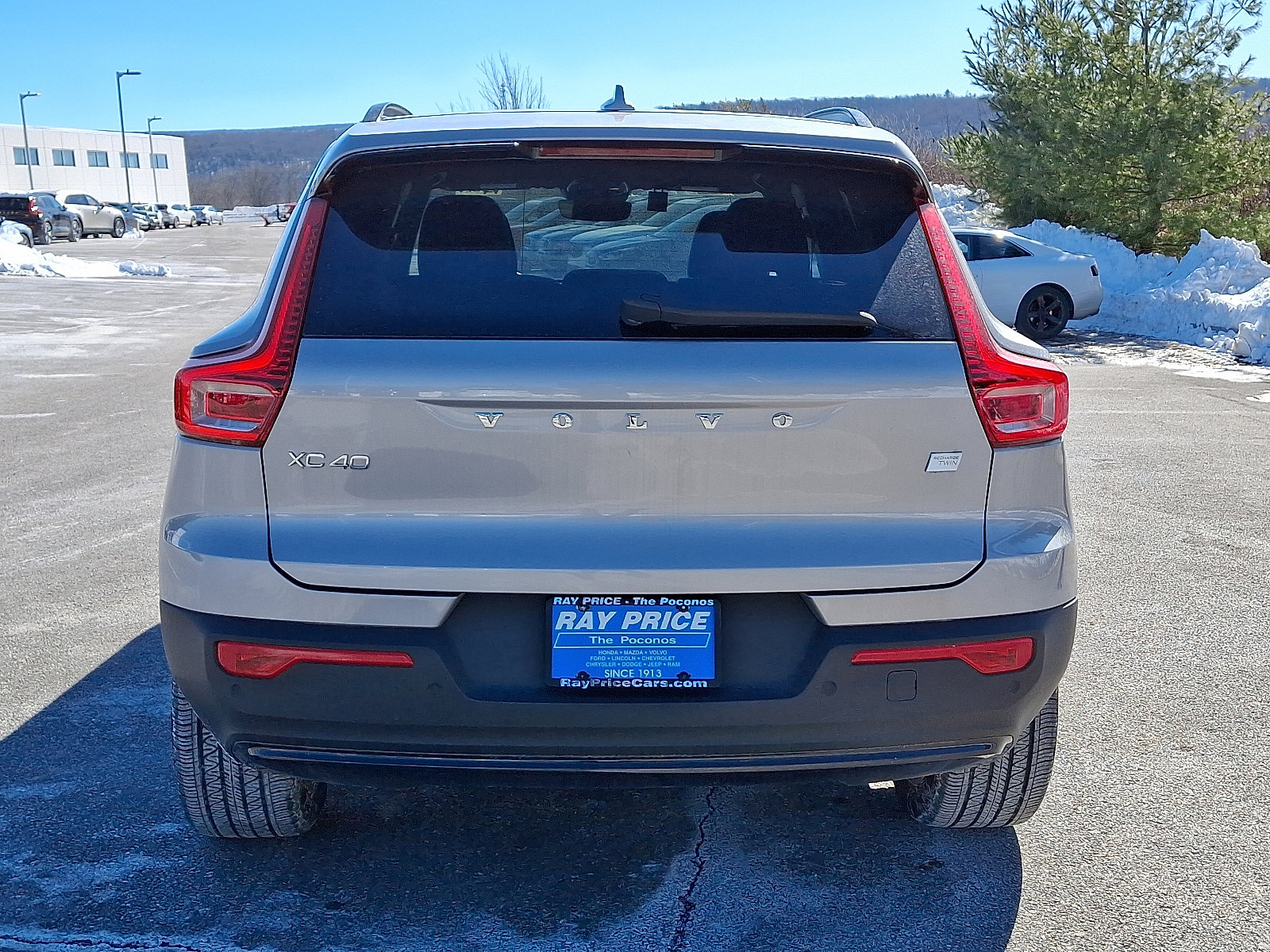 Certified 2023 Volvo XC40 Recharge Plus w/ Protection Package Premier image 5