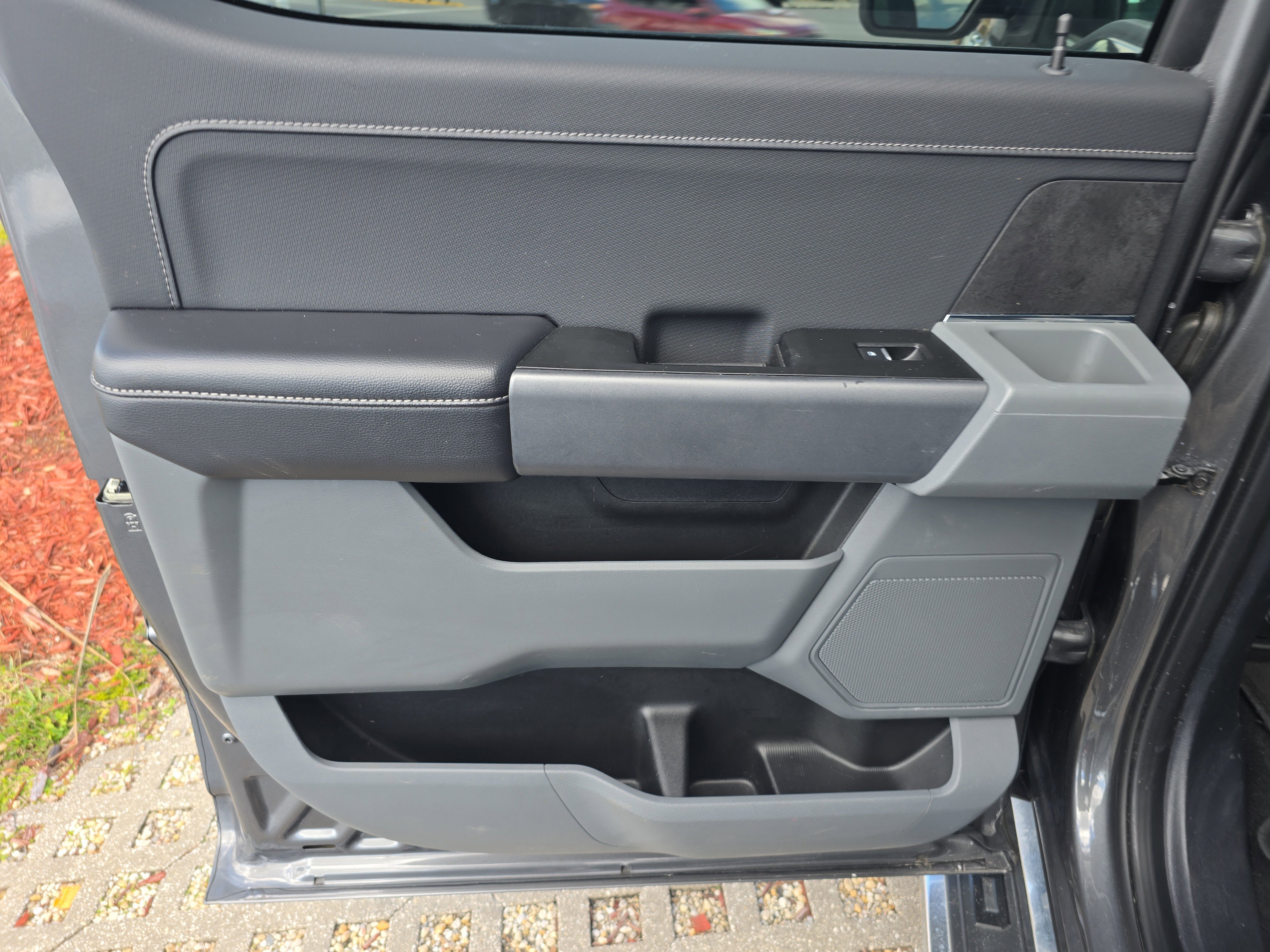 Used 2025 Ford F150 XLT w/ Equipment Group 301A Standard image 9