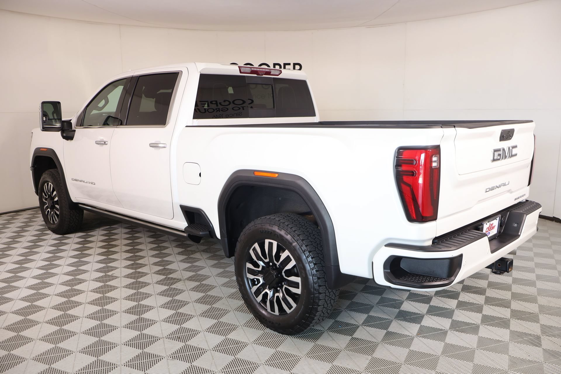 Used 2024 GMC Sierra 2500 Denali Ultimate AWD/4WD image 24