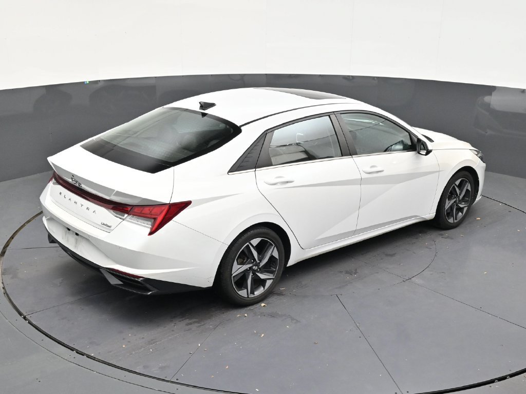 Used 2022 Hyundai Elantra Limited w/ Cargo Package FWD image 15