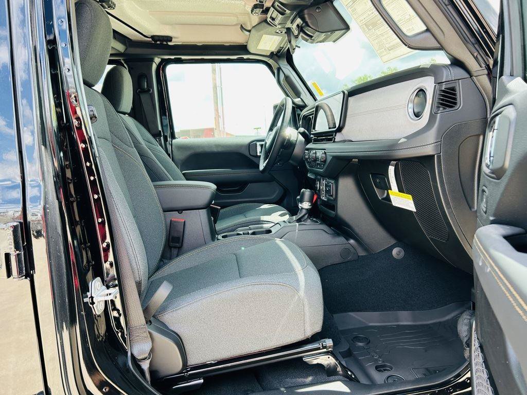 New 2025 Jeep Wrangler Unlimited Sahara AWD/4WD image 29