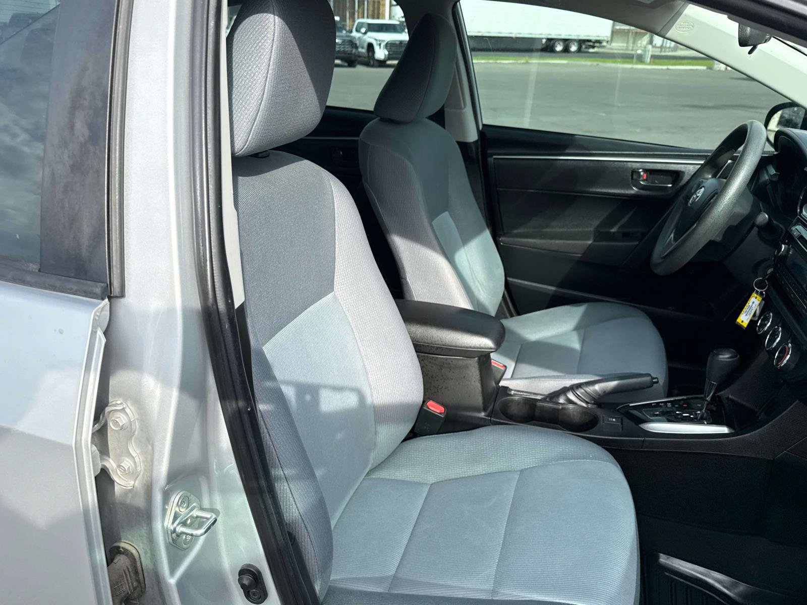 Used 2015 Toyota Corolla L FWD image 17