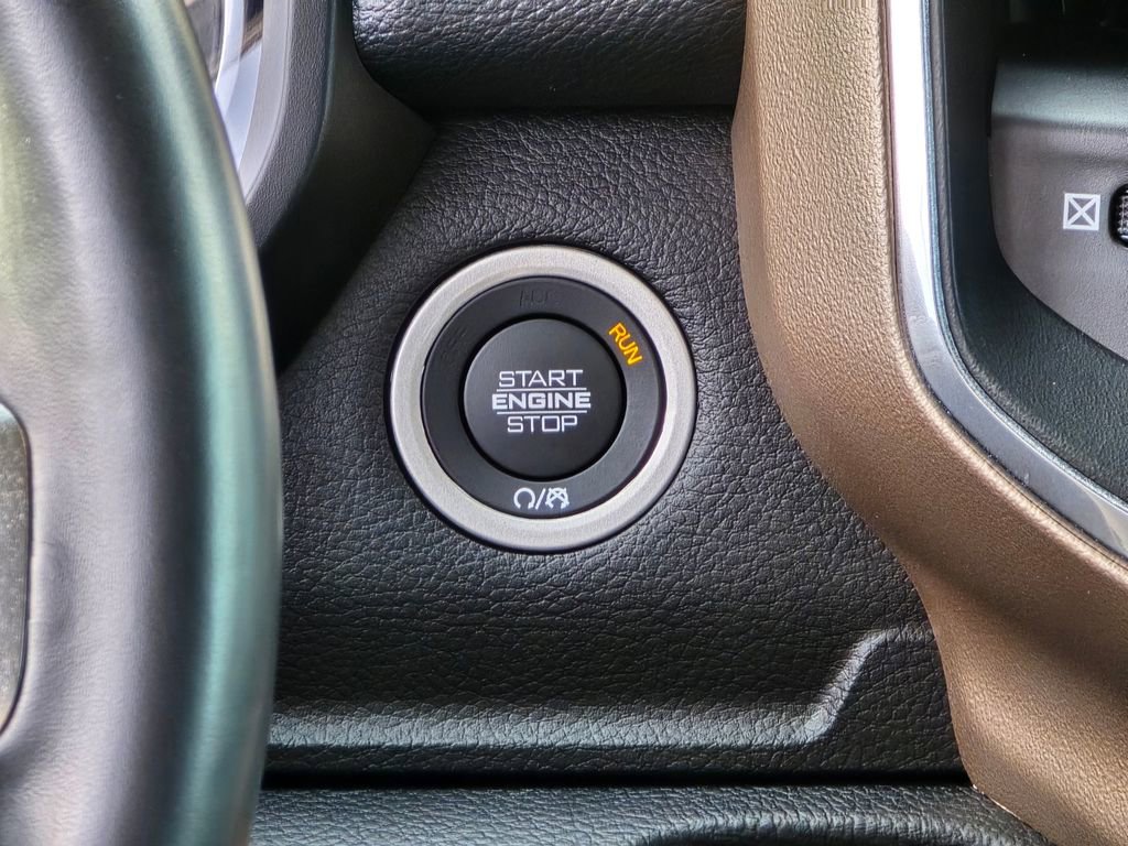 Used 2022 RAM 1500 Laramie AWD/4WD image 17