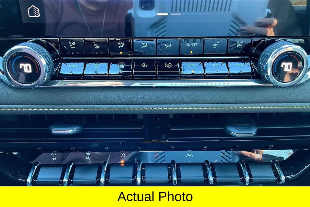 Used 2024 Chevrolet Colorado ZR2 w/ ZR2 Convenience Package III image 24