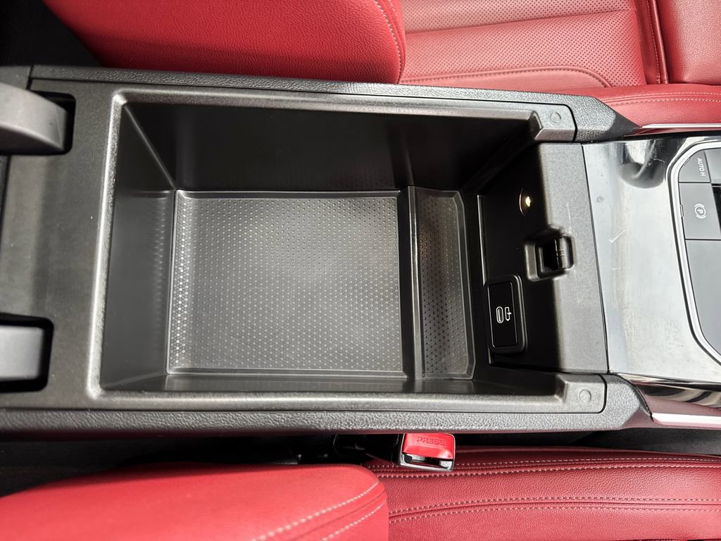 Used 2024 BMW i4 eDrive35 w/ Convenience Package image 40