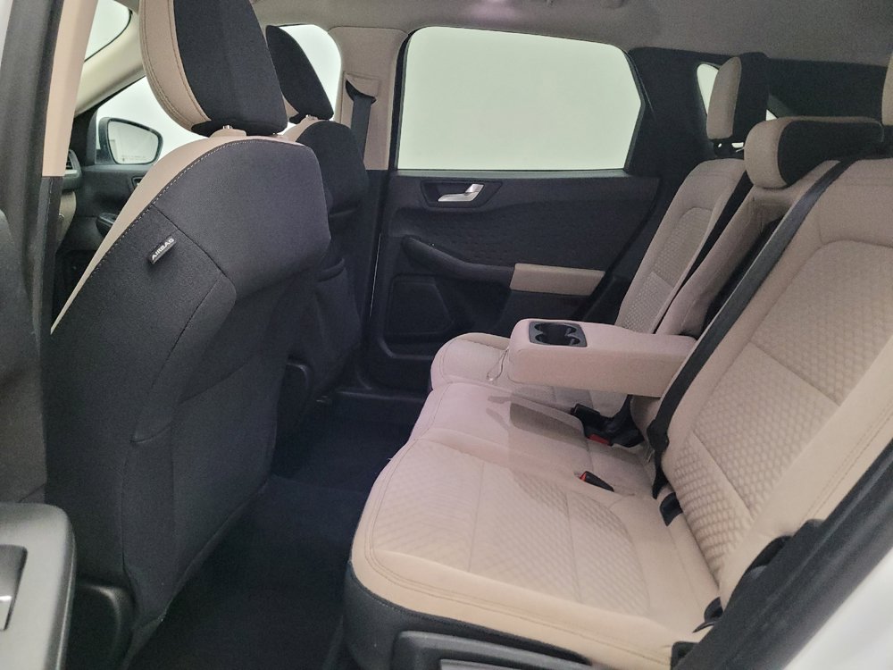 Used 2020 Ford Escape SE FWD image 18