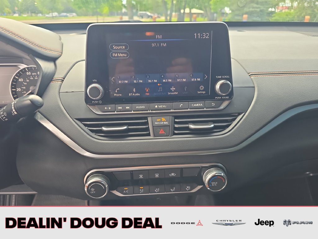 Used 2021 Nissan Altima 2.5 SR AWD/4WD image 18