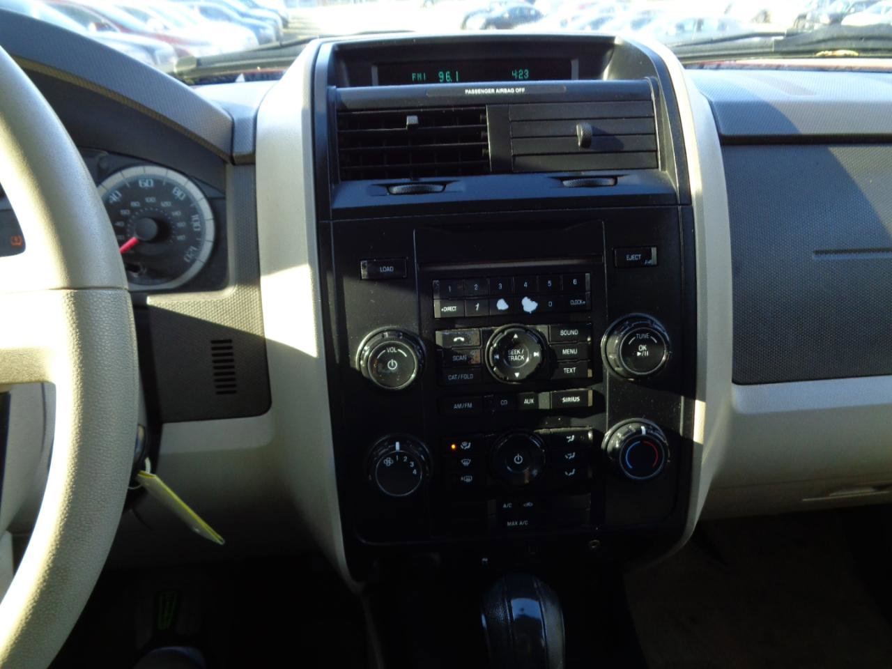 Used 2010 Ford Escape XLS FWD image 18