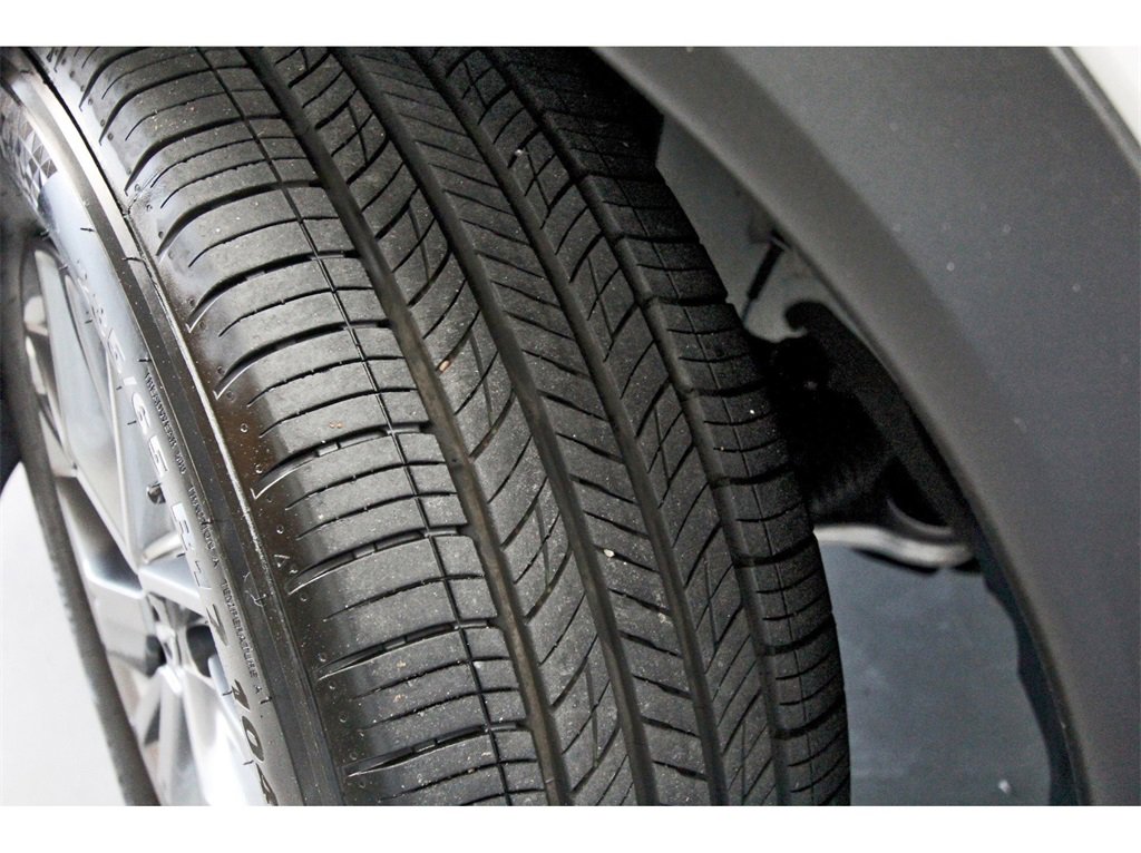 Used 2024 Nissan Rogue S image 30