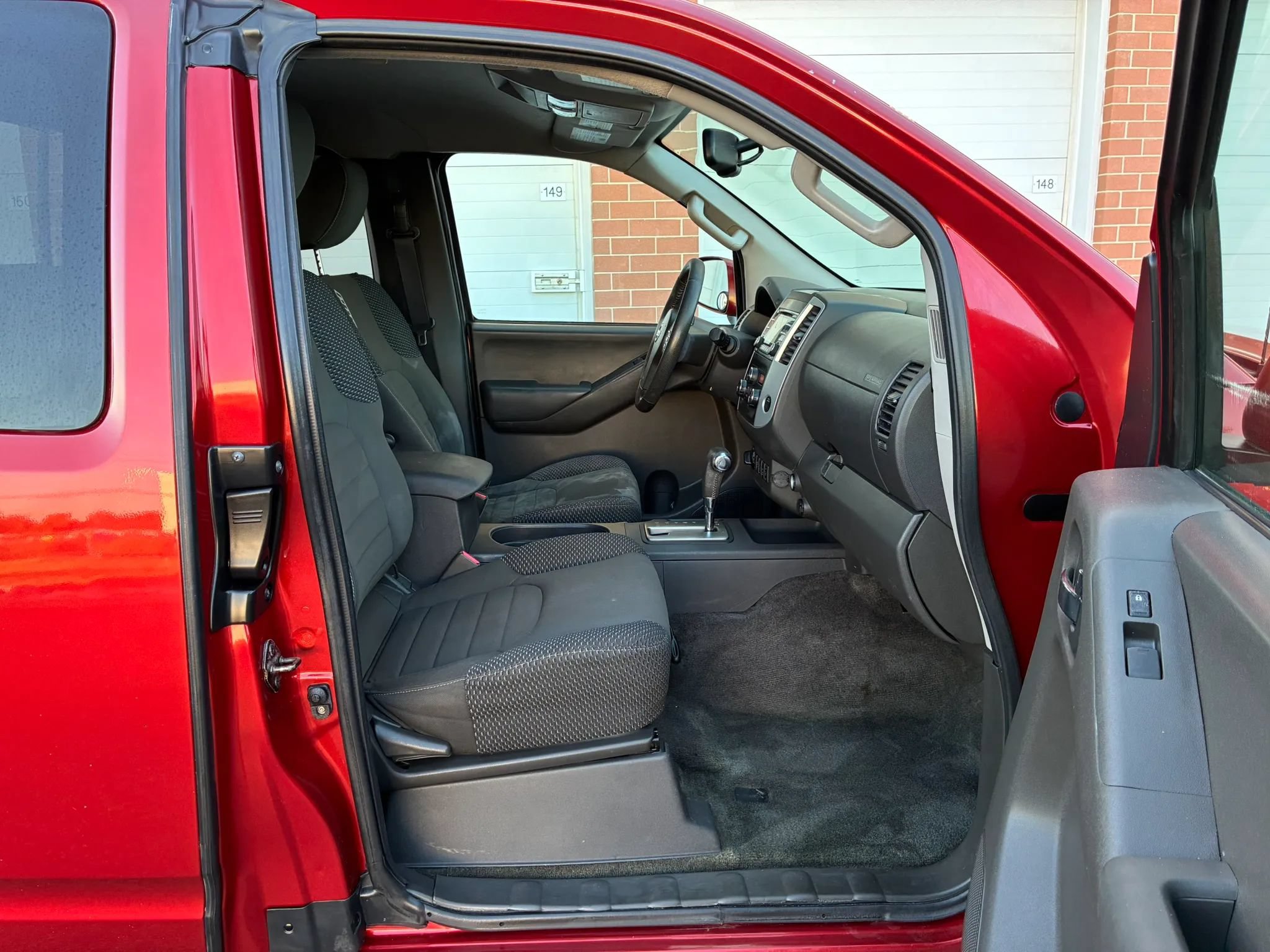 Used 2014 Nissan Frontier PRO-4X AWD/4WD image 12