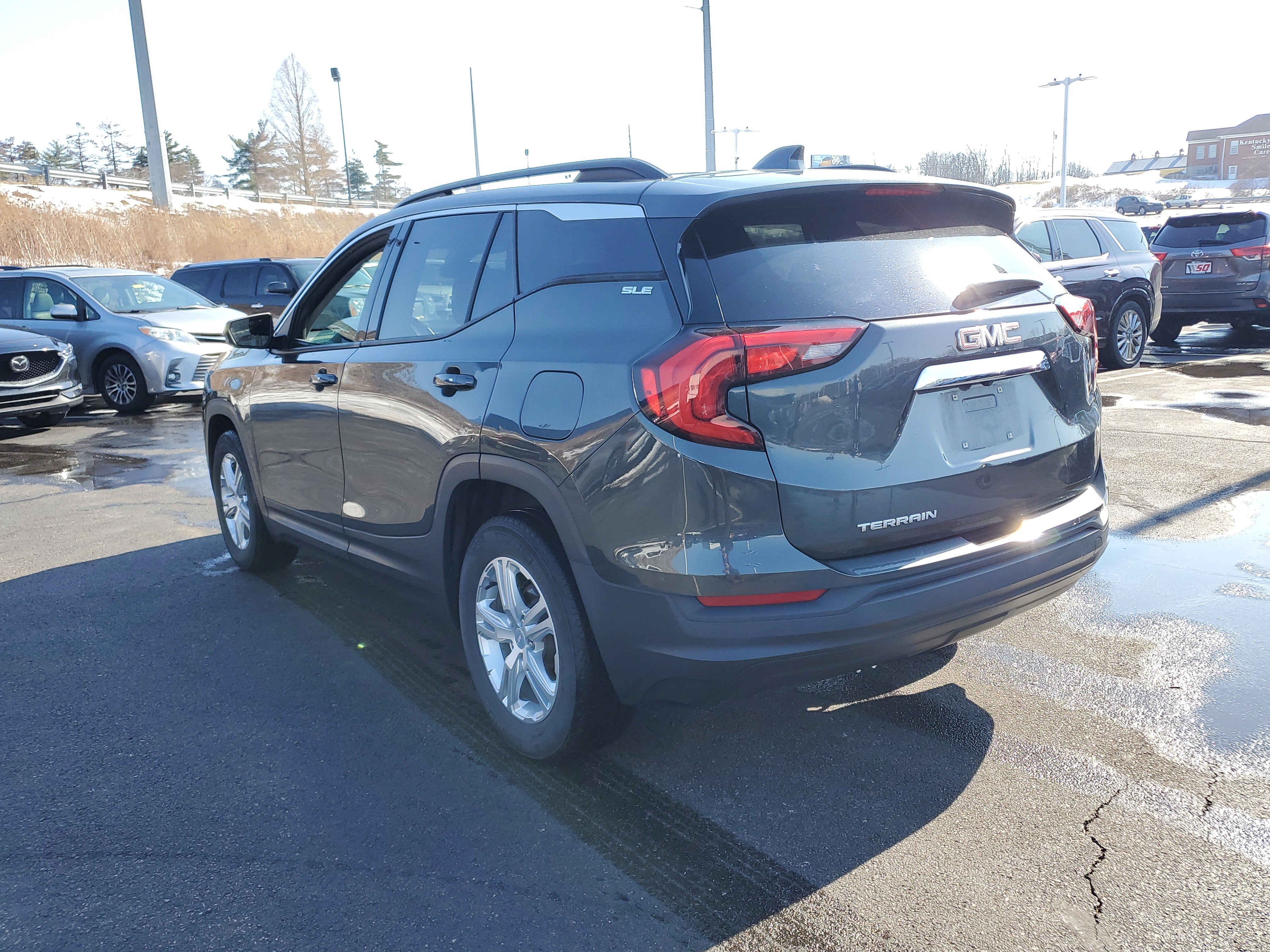 Used 2020 GMC Terrain SLE w/ Driver Convenience Package image 7