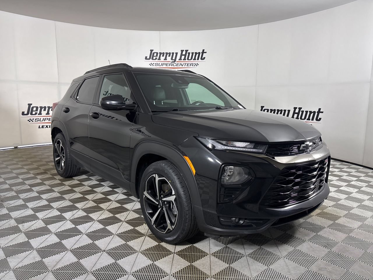 Used 2023 Chevrolet TrailBlazer RS w/ Sun and Liftgate Package FWD image 3