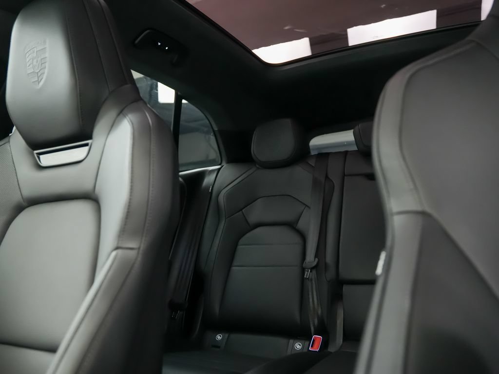 New 2026 Porsche Cayenne Turbo Electric AWD/4WD image 38