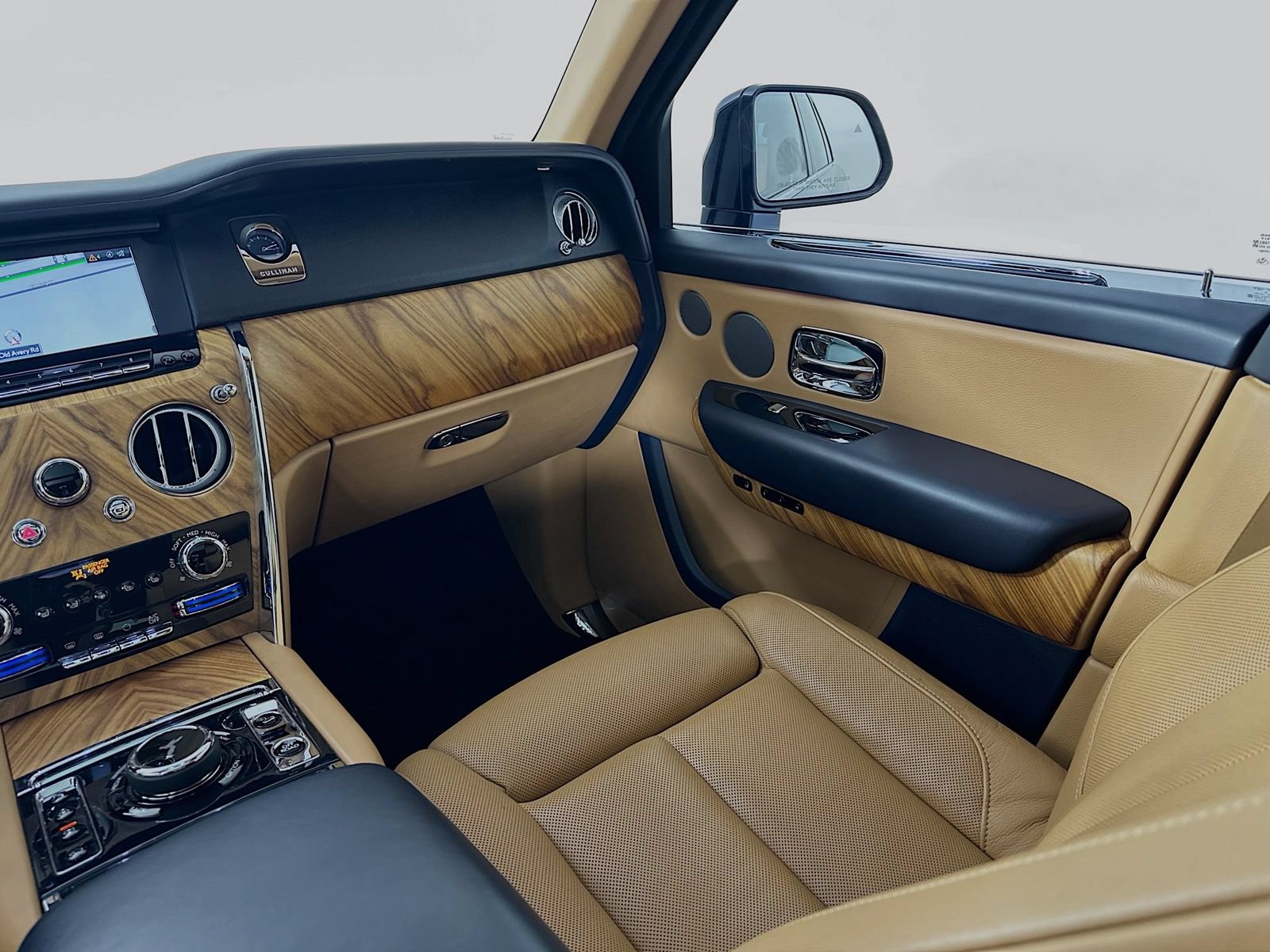 Used 2019 Rolls-Royce Cullinan AWD/4WD image 24