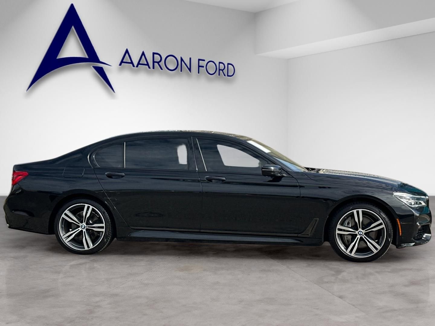 Used 2019 BMW 750i w/ M Sport Package image 7