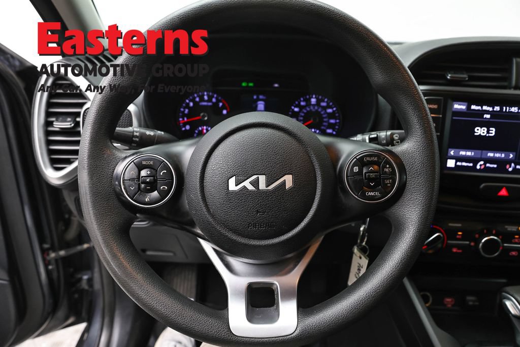 Used 2022 Kia Soul LX w/ Technology Package FWD image 10